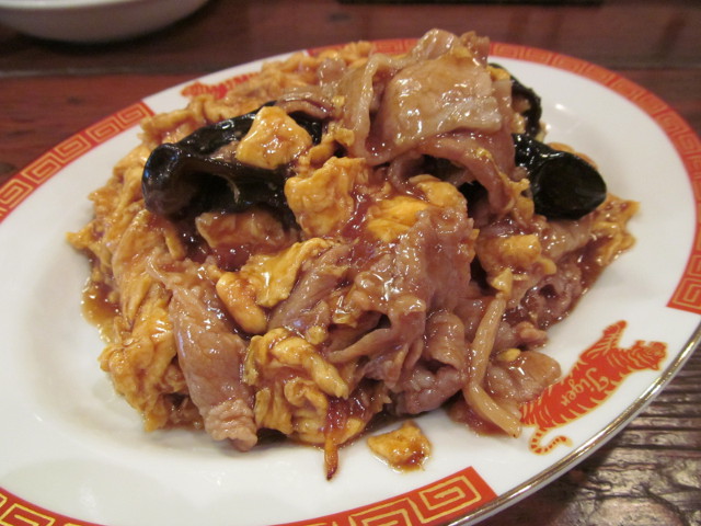 タイガー軒玉子キクラゲ豚炒め定食のアップ２