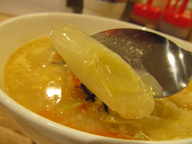 松屋冬野菜と玉子の生姜塩スープごはんの長ねぎ