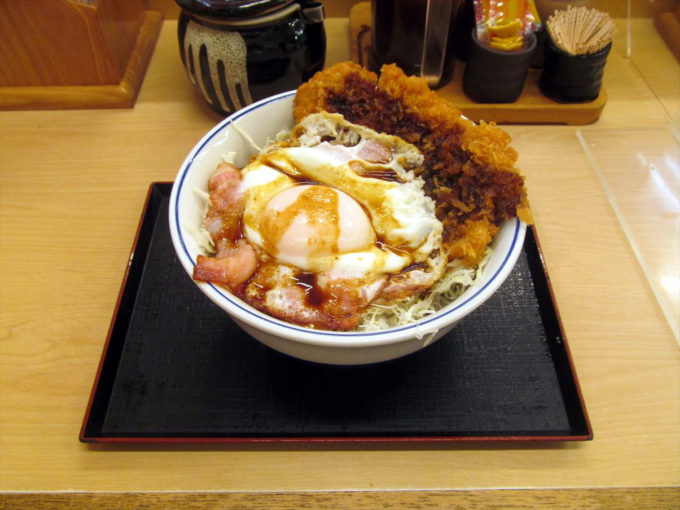 katsuya-bacon-egg-sauce-cutlet-20220722-036