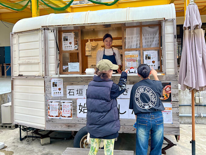 石垣島のおにぎり屋_トレーラー店舗_1205_20250104