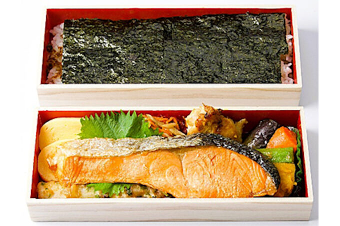 もとまちユニオン大船店_鮭の贅沢二段弁当_1205_20260818